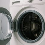 Wenn die Waschmaschine muffelt: Ursachen und Lösungen für frischen Duft